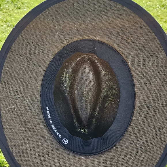 Embroidered Hats. - Picture 2 of 15